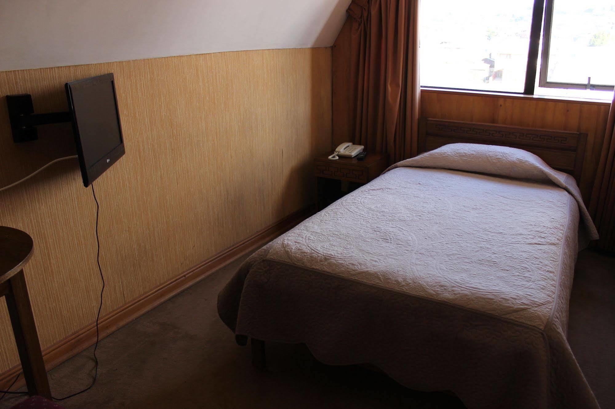 Hotel Antupiren Puerto Montt Buitenkant foto