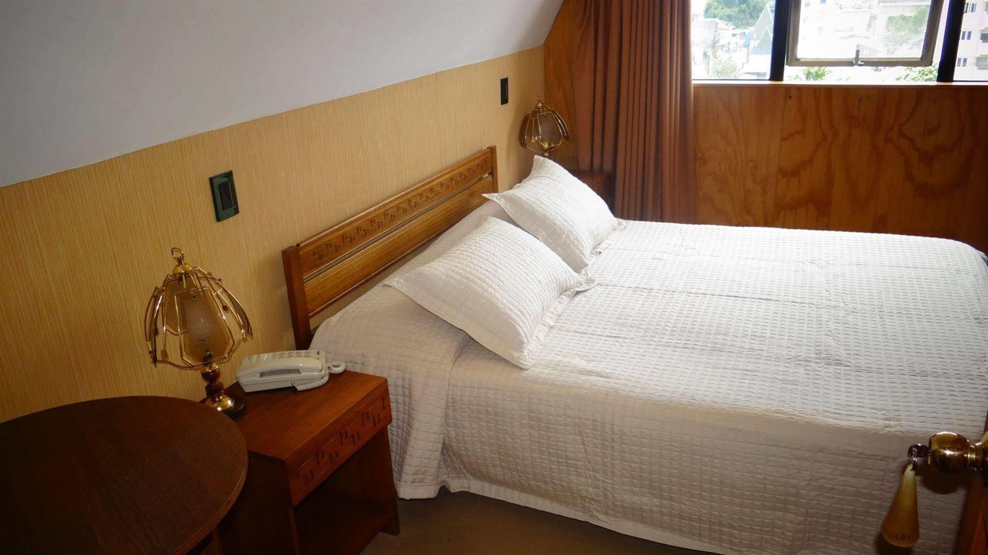 Hotel Antupiren Puerto Montt Buitenkant foto